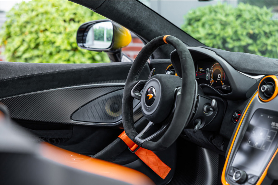 McLaren 620R 3.8 V8 / 1 of 225 / MSO R Pack / Bowers & Wilkins / MSO Defined Carbon Fibre / McLaren Track Telemetry