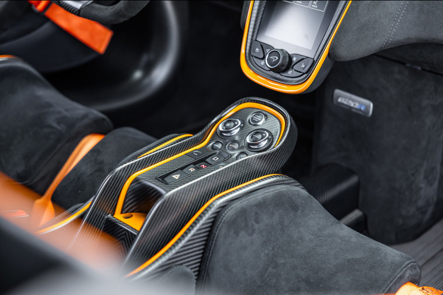 McLaren 620R 3.8 V8 / 1 of 225 / MSO R Pack / Bowers & Wilkins / MSO Defined Carbon Fibre / McLaren Track Telemetry