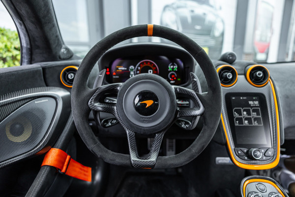 McLaren 620R 3.8 V8 / 1 of 225 / MSO R Pack / Bowers & Wilkins / MSO Defined Carbon Fibre / McLaren Track Telemetry