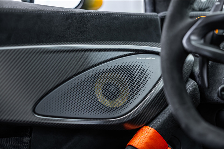 McLaren 620R 3.8 V8 / 1 of 225 / MSO R Pack / Bowers & Wilkins / MSO Defined Carbon Fibre / McLaren Track Telemetry