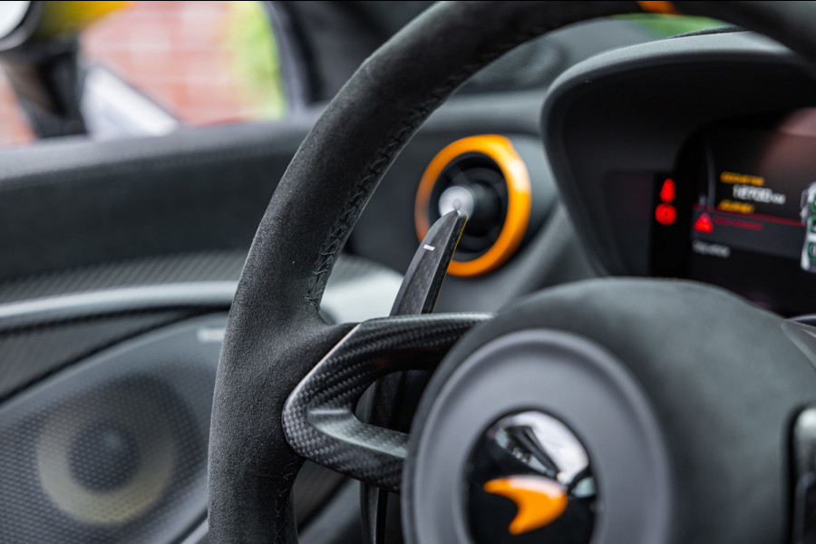 McLaren 620R 3.8 V8 / 1 of 225 / MSO R Pack / Bowers & Wilkins / MSO Defined Carbon Fibre / McLaren Track Telemetry