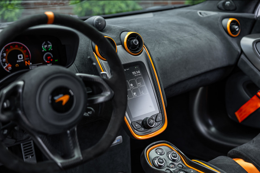 McLaren 620R 3.8 V8 / 1 of 225 / MSO R Pack / Bowers & Wilkins / MSO Defined Carbon Fibre / McLaren Track Telemetry