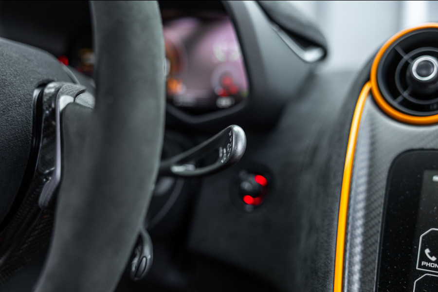 McLaren 620R 3.8 V8 / 1 of 225 / MSO R Pack / Bowers & Wilkins / MSO Defined Carbon Fibre / McLaren Track Telemetry