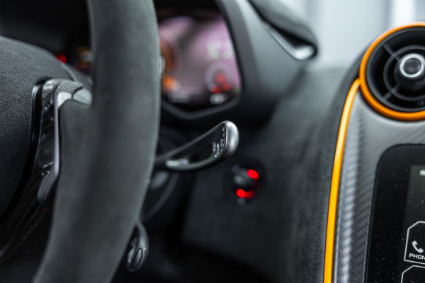 McLaren 620R 3.8 V8 / 1 of 225 / MSO R Pack / Bowers & Wilkins / MSO Defined Carbon Fibre / McLaren Track Telemetry