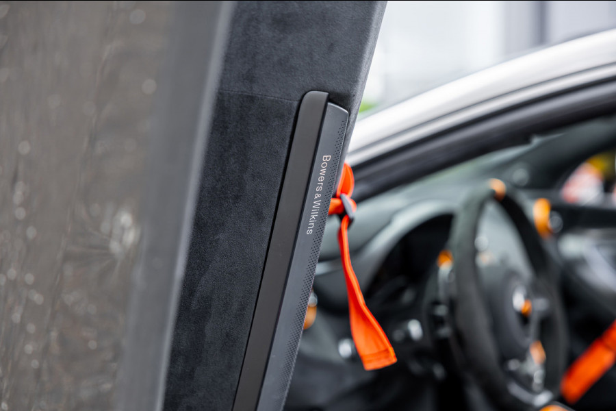 McLaren 620R 3.8 V8 / 1 of 225 / MSO R Pack / Bowers & Wilkins / MSO Defined Carbon Fibre / McLaren Track Telemetry