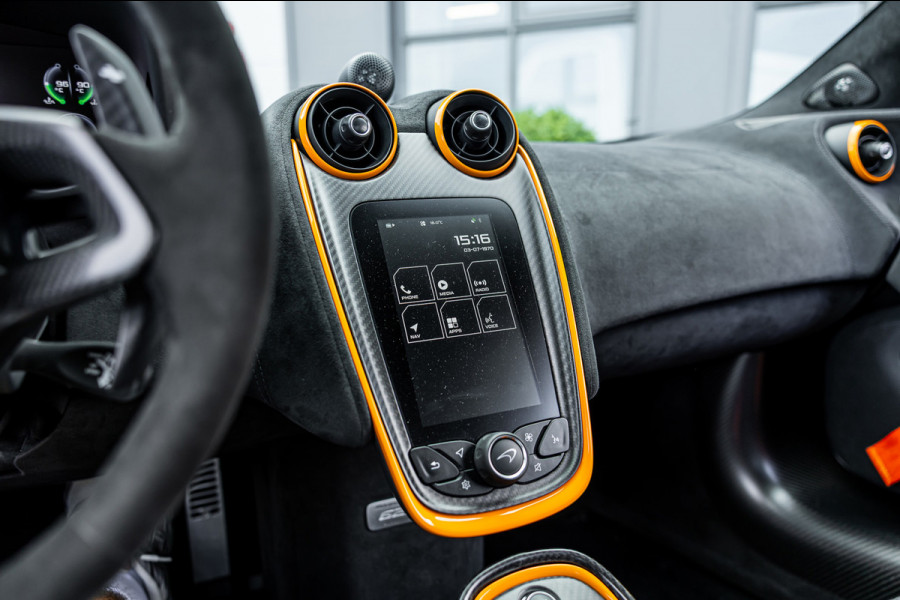 McLaren 620R 3.8 V8 / 1 of 225 / MSO R Pack / Bowers & Wilkins / MSO Defined Carbon Fibre / McLaren Track Telemetry