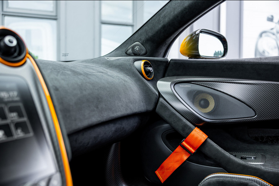 McLaren 620R 3.8 V8 / 1 of 225 / MSO R Pack / Bowers & Wilkins / MSO Defined Carbon Fibre / McLaren Track Telemetry