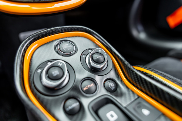 McLaren 620R 3.8 V8 / 1 of 225 / MSO R Pack / Bowers & Wilkins / MSO Defined Carbon Fibre / McLaren Track Telemetry