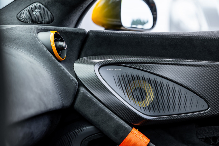 McLaren 620R 3.8 V8 / 1 of 225 / MSO R Pack / Bowers & Wilkins / MSO Defined Carbon Fibre / McLaren Track Telemetry