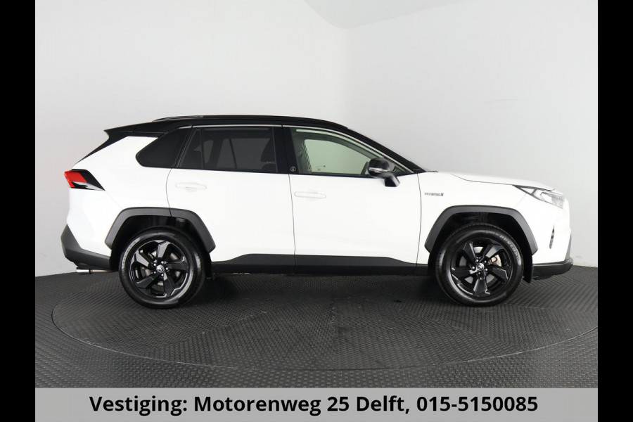 Toyota RAV4 2.5 HYBRID 4WD DYNAMIC BI-TONE GARANTIE 05-2031! SLECHTS 39.000 KM! 1650 KG TREKGEWICHT. STUUR & STOELVERWARMING . NAVIGATIE .PDC V & A .