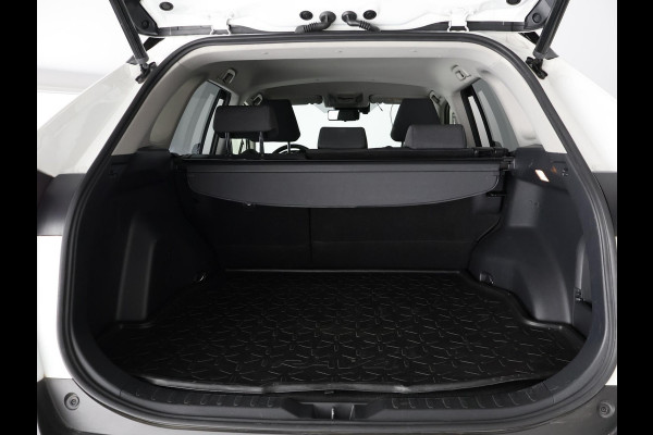 Toyota RAV4 2.5 HYBRID 4WD DYNAMIC BI-TONE GARANTIE 05-2031! SLECHTS 39.000 KM! 1650 KG TREKGEWICHT. STUUR & STOELVERWARMING . NAVIGATIE .PDC V & A .