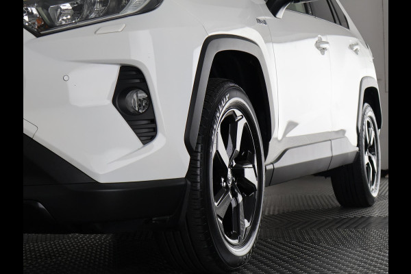 Toyota RAV4 2.5 HYBRID 4WD DYNAMIC BI-TONE GARANTIE 05-2031! SLECHTS 39.000 KM! 1650 KG TREKGEWICHT. STUUR & STOELVERWARMING . NAVIGATIE .PDC V & A .