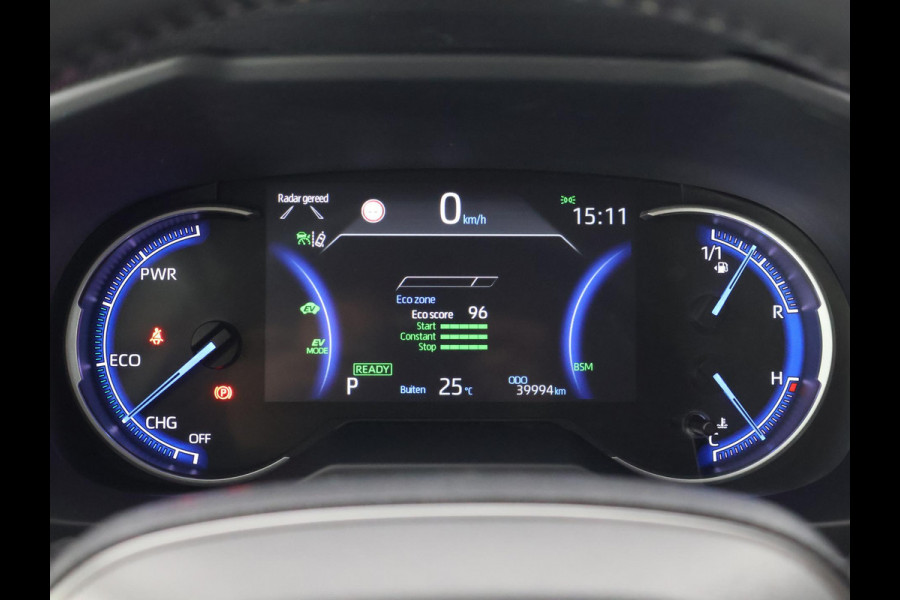 Toyota RAV4 2.5 HYBRID 4WD DYNAMIC BI-TONE GARANTIE 05-2031! SLECHTS 39.000 KM! 1650 KG TREKGEWICHT. STUUR & STOELVERWARMING . NAVIGATIE .PDC V & A .
