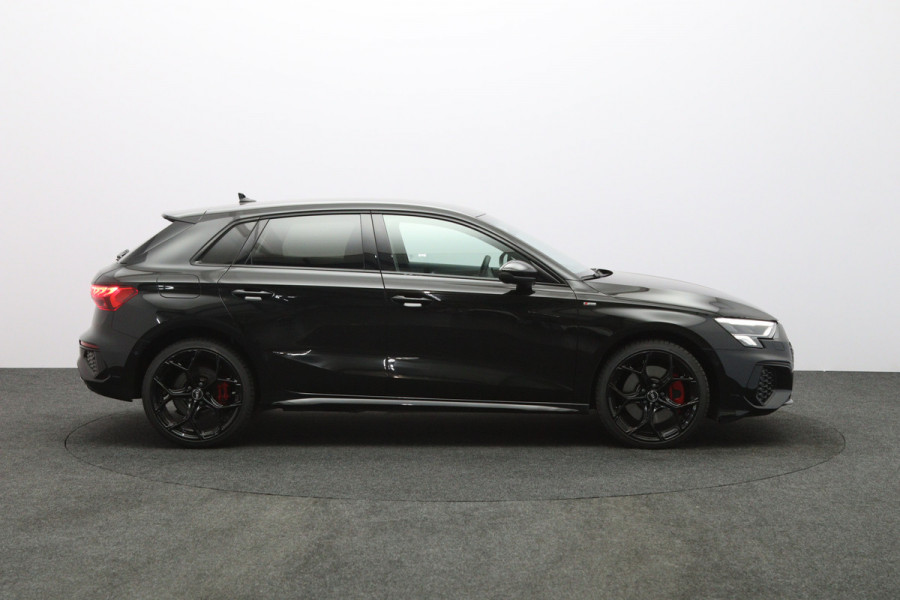 Audi A3 Sportback 45 TFSI e 245 PK S-Line edition Competition PHEV, Adap. Cruise Control, Stoelverwarming