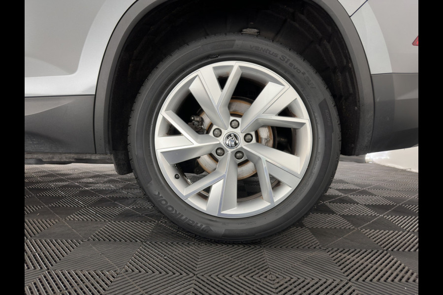 Škoda Kodiaq 1.5 TSI Business Edition [7-Pers.] (INCL-BTW) Aut. *LEATHER-FABRIC | FULL-LED | DIGI-COCKPIT | ADAPTIVE-CRUISE | HEATED-SPORTSEATS | CAMERA | KEYLESS | NAVI-FULLMAP | AMBIENTLIGHT | DAB+ | SHIFTPADDLES | ECC | PDC | 19''ALU*