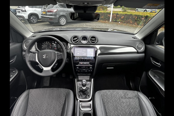 Suzuki Vitara 1.4 Boosterjet Style Smart Hybrid 130pk/95kW 6-bak | Pano | Adapt. Cruise | Dodehoek | Camera | Navi | Carplay | Half leder/suéde | etc. etc.