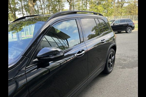 Mercedes-Benz Glb 180 AMG 7-pers. // Trekhaak // Panoramadak // Memory // Keyless // Carplay // MultiBeam LED // Nightpakket // Sfeerverlichting