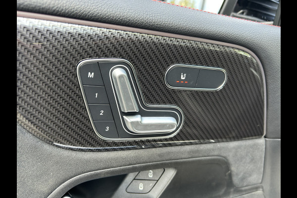 Mercedes-Benz Glb 180 AMG 7-pers. // Trekhaak // Panoramadak // Memory // Keyless // Carplay // MultiBeam LED // Nightpakket // Sfeerverlichting