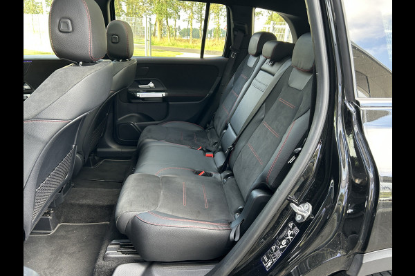 Mercedes-Benz Glb 180 AMG 7-pers. // Trekhaak // Panoramadak // Memory // Keyless // Carplay // MultiBeam LED // Nightpakket // Sfeerverlichting