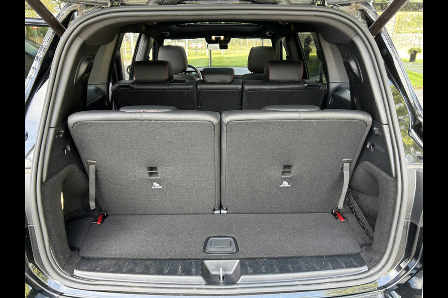 Mercedes-Benz Glb 180 AMG 7-pers. // Trekhaak // Panoramadak // Memory // Keyless // Carplay // MultiBeam LED // Nightpakket // Sfeerverlichting