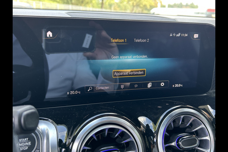 Mercedes-Benz Glb 180 AMG 7-pers. // Trekhaak // Panoramadak // Memory // Keyless // Carplay // MultiBeam LED // Nightpakket // Sfeerverlichting
