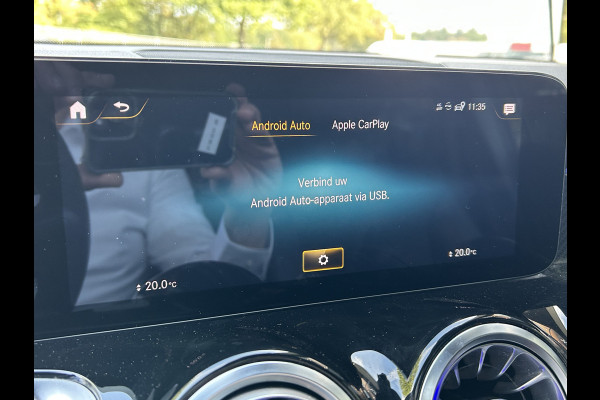 Mercedes-Benz Glb 180 AMG 7-pers. // Trekhaak // Panoramadak // Memory // Keyless // Carplay // MultiBeam LED // Nightpakket // Sfeerverlichting