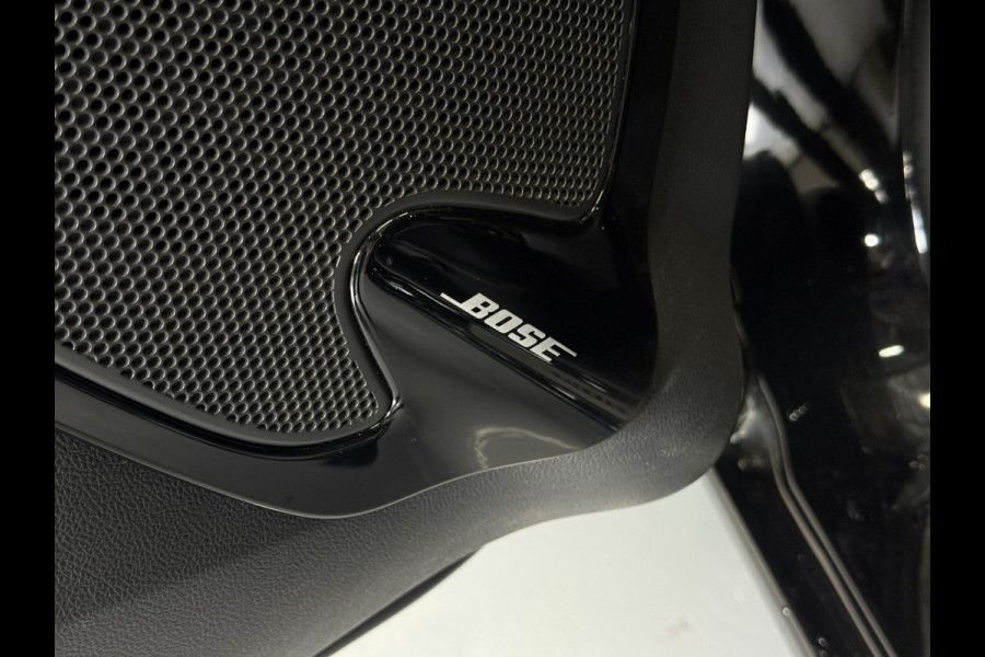 Renault Clio 0.9 TCe Bose | Navi | Camera | 17" | Stoelverwarming | PDC | Led |