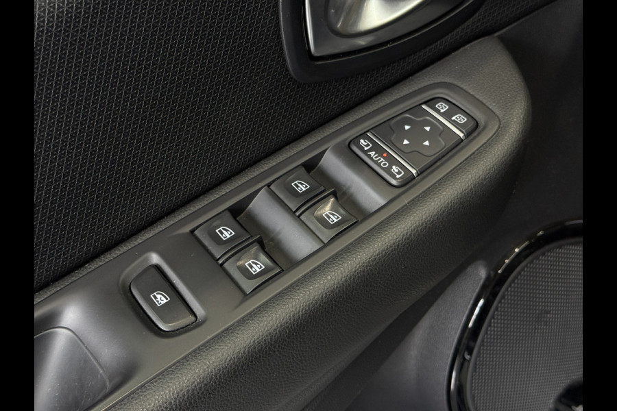 Renault Clio 0.9 TCe Bose | Navi | Camera | 17" | Stoelverwarming | PDC | Led |