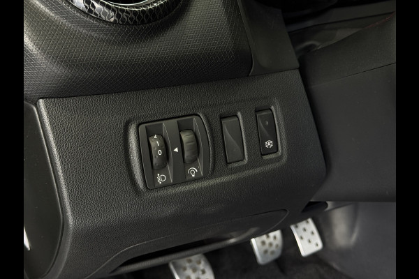 Renault Clio 0.9 TCe Bose | Navi | Camera | 17" | Stoelverwarming | PDC | Led |