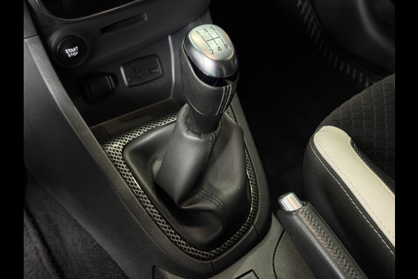 Renault Clio 0.9 TCe Bose | Navi | Camera | 17" | Stoelverwarming | PDC | Led |