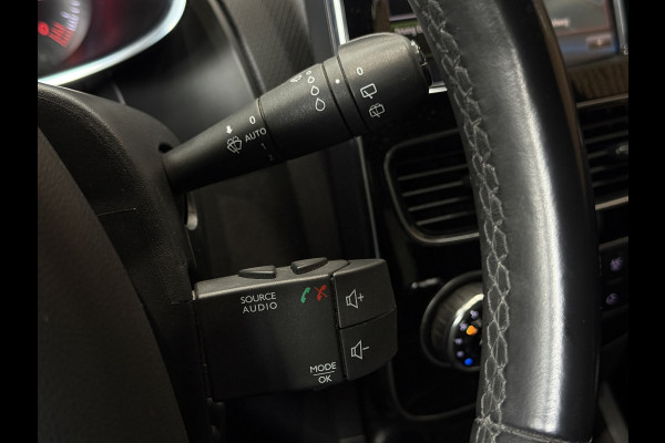 Renault Clio 0.9 TCe Bose | Navi | Camera | 17" | Stoelverwarming | PDC | Led |