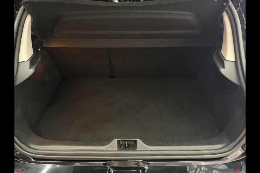 Renault Clio 0.9 TCe Bose | Navi | Camera | 17" | Stoelverwarming | PDC | Led |
