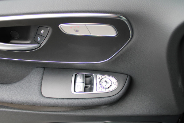 Mercedes-Benz Eqv 300 L2 / AMG / Luchtvering / 200 KM!!! / 7-Persoons / Burmester / Vol Opties / NIEUW