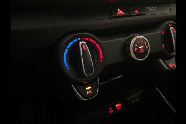 Kia Stonic 1.0 T-GDi Sports Edition AIRCO NAVI CRUISE BLUETOOTH MULTI STUUR CAMERA ELEK RAMEN CENT VERG VELGEN ZEER NETTE AUTO