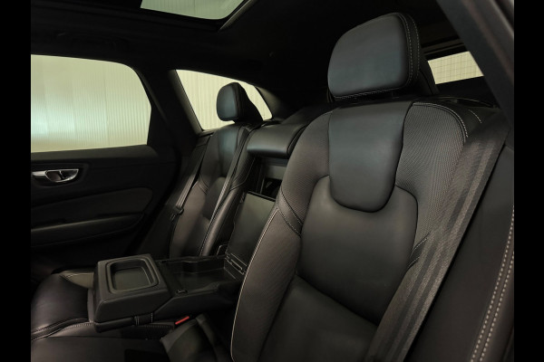 Volvo XC60 2.0 T6 Plug-in hybrid AWD R Design | PANO | BLACK DESIGN | TREKHAAK | H&K