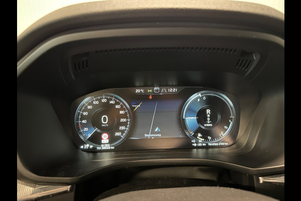 Volvo XC60 2.0 T6 Plug-in hybrid AWD R Design | PANO | BLACK DESIGN | TREKHAAK | H&K