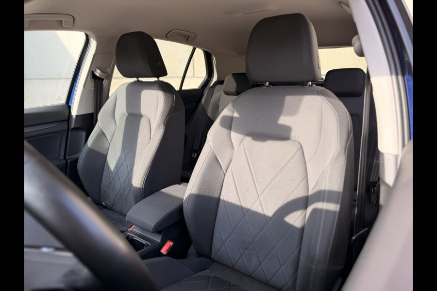 Volkswagen Golf 1.5 eTSI DSG IQ Light Memory Massage Sfeer ACC