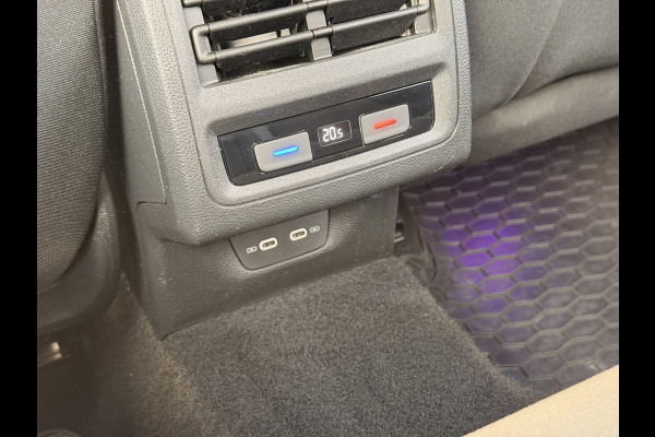 Volkswagen Golf 1.5 eTSI DSG IQ Light Memory Massage Sfeer ACC