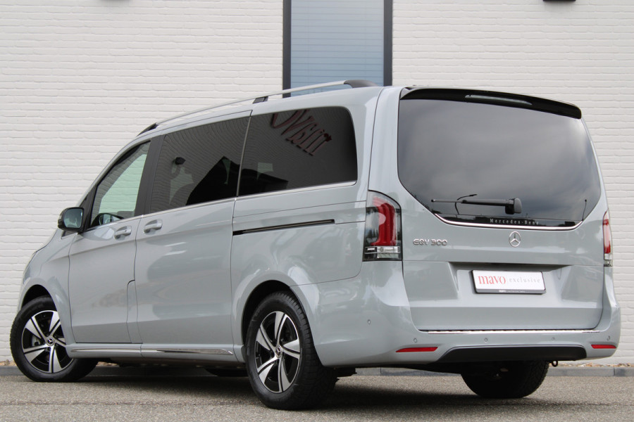 Mercedes-Benz Eqv 300 L2 / AMG / 7-Persoons / Luchtvering / Burmester / 360 Camera / Vol Opties / NIEUWSTAAT