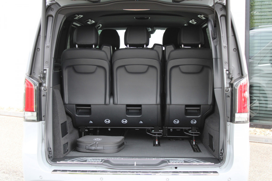 Mercedes-Benz Eqv 300 L2 / AMG / 7-Persoons / Luchtvering / Burmester / 360 Camera / Vol Opties / NIEUWSTAAT