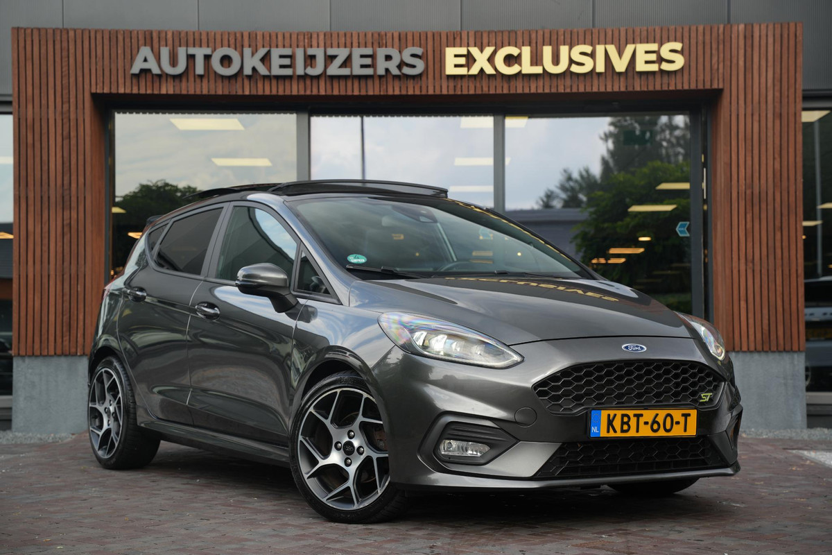 Ford Fiesta 1.5 EcoBoost ST-3 Panoramadak Cruise Recaro LED Keyless