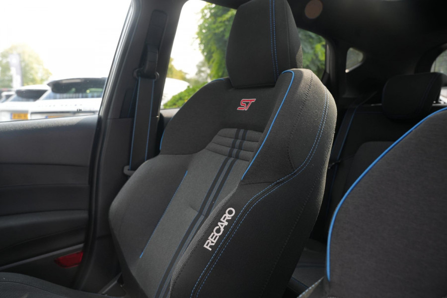 Ford Fiesta 1.5 EcoBoost ST-3 Panoramadak Cruise Recaro LED Keyless