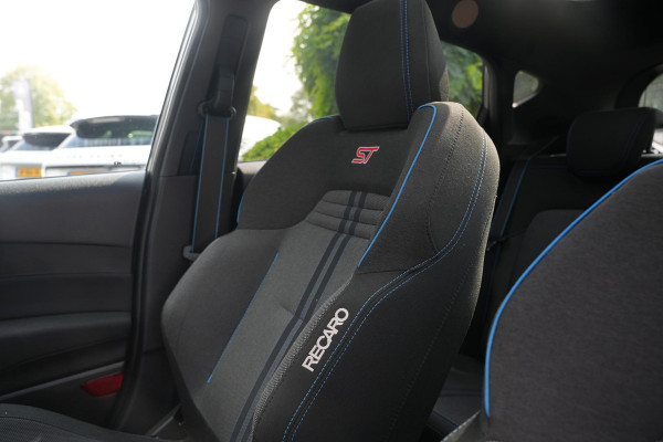 Ford Fiesta 1.5 EcoBoost ST-3 Panoramadak Cruise Recaro LED Keyless