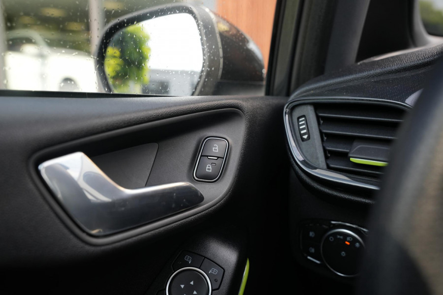 Ford Fiesta 1.5 EcoBoost ST-3 Panoramadak Cruise Recaro LED Keyless