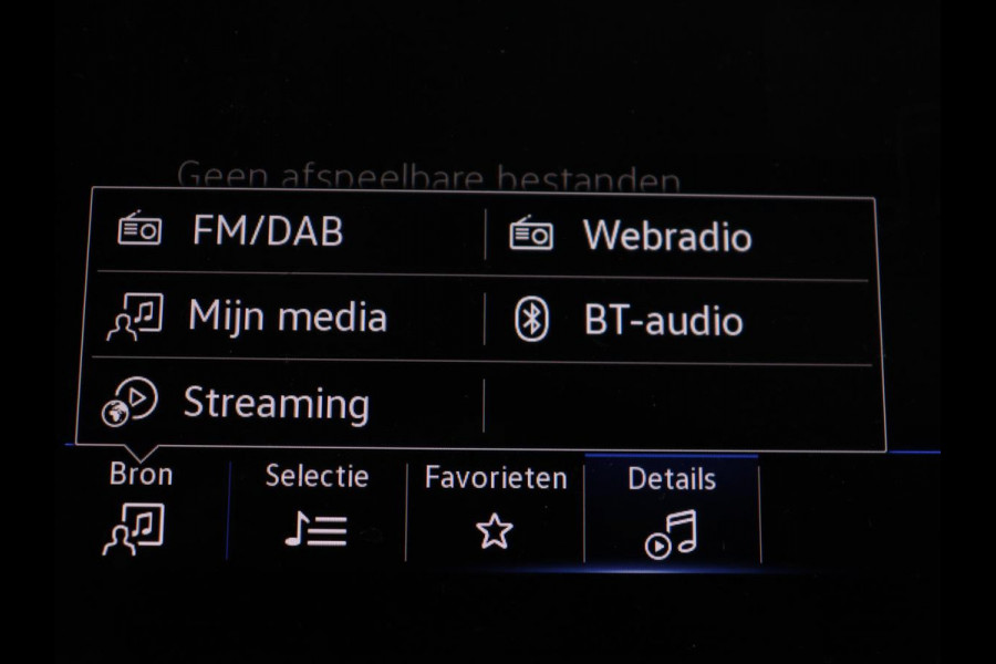 Volkswagen Tiguan 1.5 TSI R-Line Business+ | R-line | Panoramadak | Leder | Trekhaak | Adaptive cruise | Head-up | 360 camera | Park assist | Carplay | Sfeerverlichting | Climate control | Elektrische achterklep