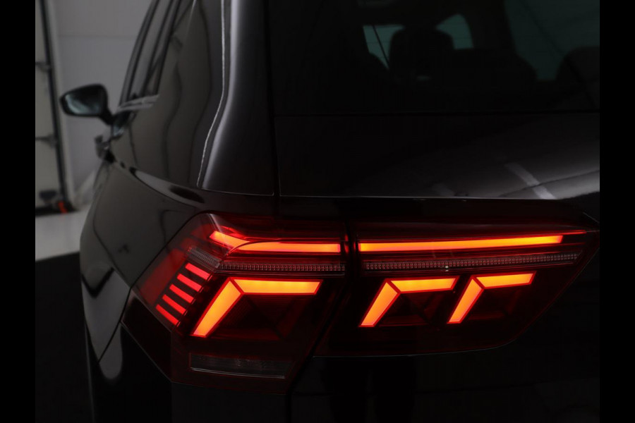Volkswagen Tiguan 1.5 TSI Elegance | Panoramadak | Adaptive cruise | Stuur/stoel verwarming | Stoelmassage | Camera | Park assist | Sfeerverlichting | Full LED | Elektrische achterklep