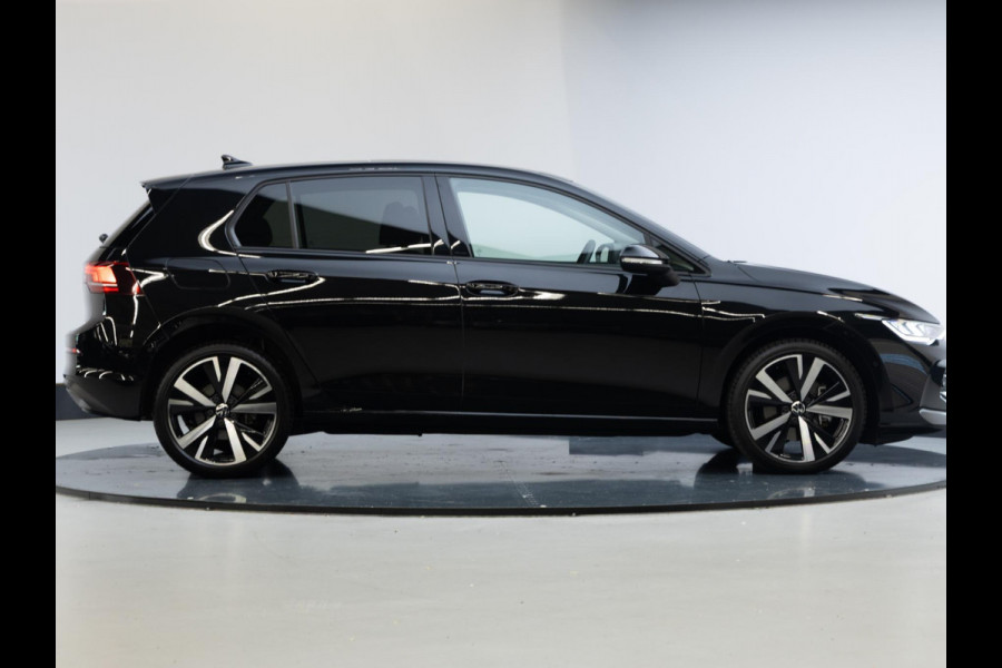 Volkswagen Golf 1.5 eHybrid Life Edition 204pk |  Pano-dak| 18'LM-velgen | extra getint glas| dode hoek spiegel
