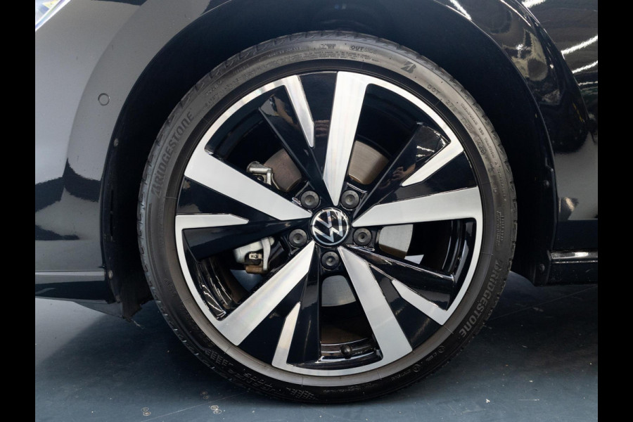 Volkswagen Golf 1.5 eHybrid Life Edition 204pk |  Pano-dak| 18'LM-velgen | extra getint glas| dode hoek spiegel