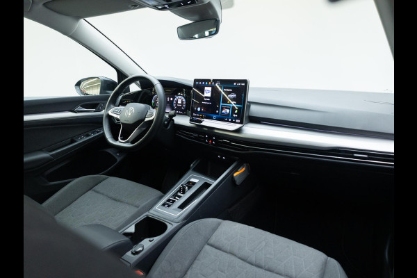 Volkswagen Golf 1.5 eHybrid Life Edition 204pk |  Pano-dak| 18'LM-velgen | extra getint glas| dode hoek spiegel
