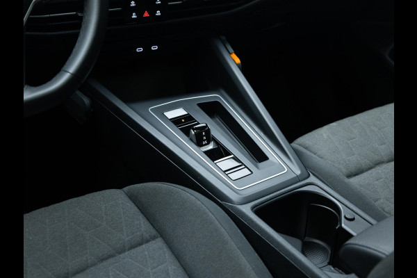Volkswagen Golf 1.5 eHybrid Life Edition 204pk |  Pano-dak| 18'LM-velgen | extra getint glas| dode hoek spiegel